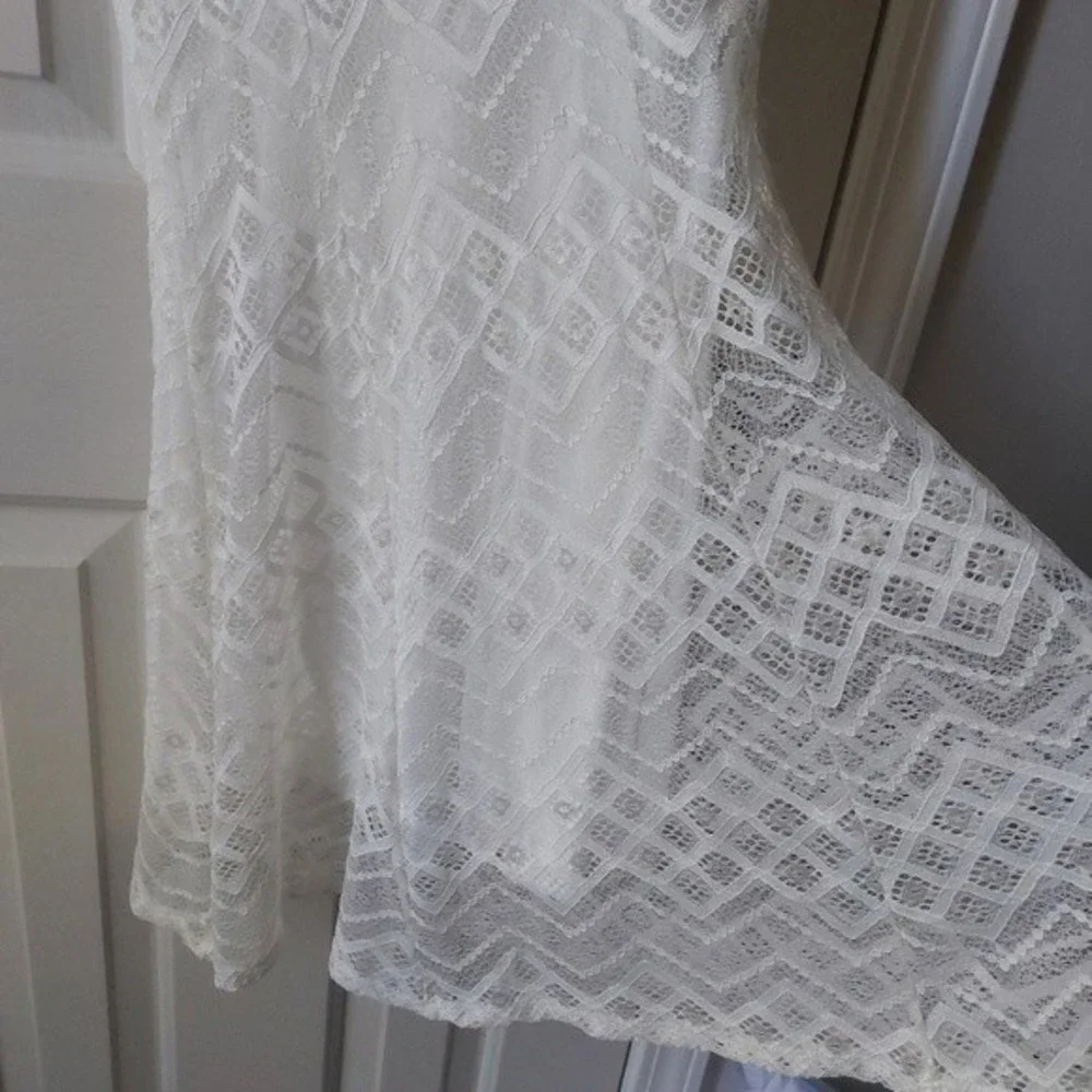 Three Pink Hearts - Ivory/White Lace Mini Dress - Picture 3 of 5